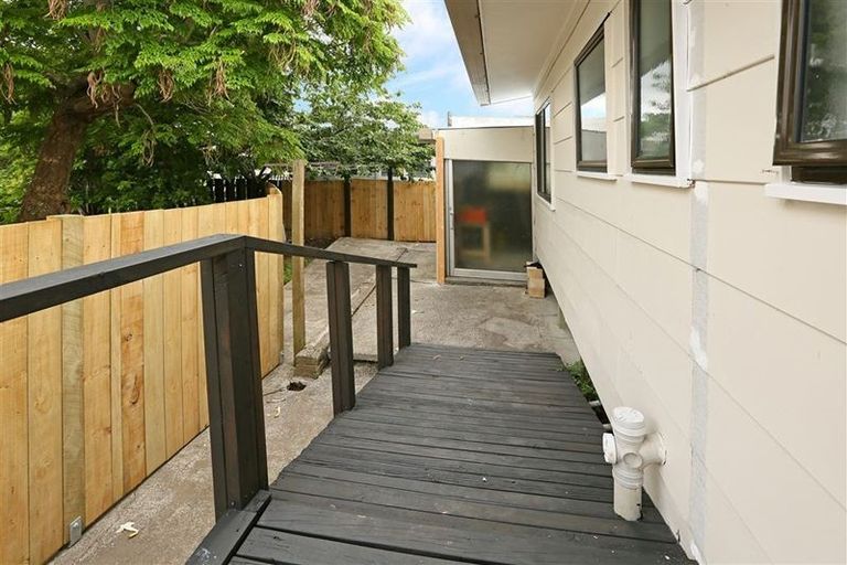 Photo of property in 2b Kintara Drive, Massey, Auckland, 0614