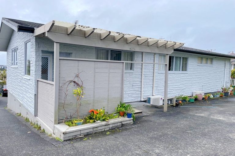 Photo of property in 627 Beach Road, Rothesay Bay, Auckland, 0630