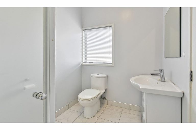 Photo of property in 18 Kaimoana Street, Weymouth, Auckland, 2103