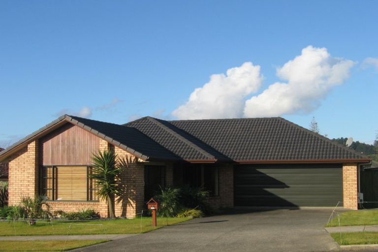 Photo of property in 14 Craigavon Drive, East Tamaki, Auckland, 2013