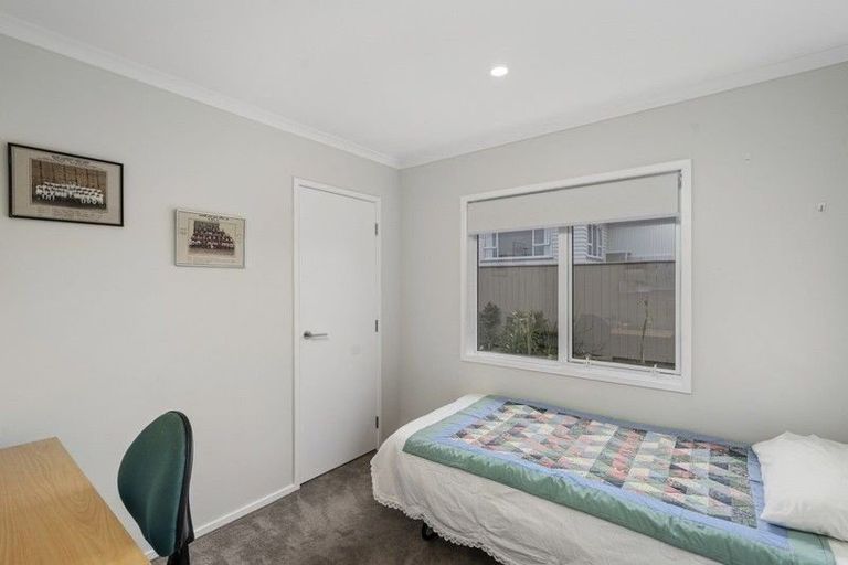 Photo of property in 30 Wallath Road, Westown, New Plymouth, 4310