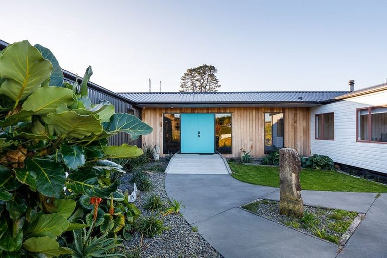 Photo of property in 527 Frankley Road, Hurworth, New Plymouth, 4371