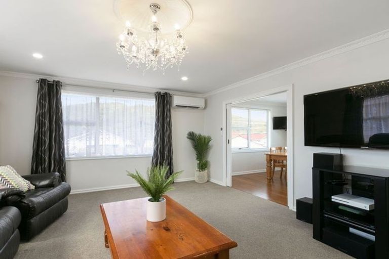 Photo of property in 2/35 Leighton Avenue, Waiwhetu, Lower Hutt, 5010