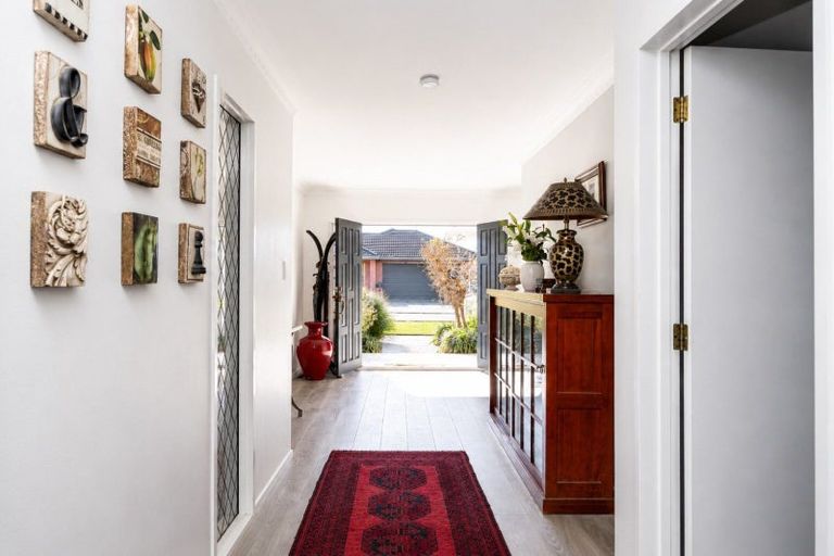 Photo of property in 2 Fern Grove, Taradale, Napier, 4112
