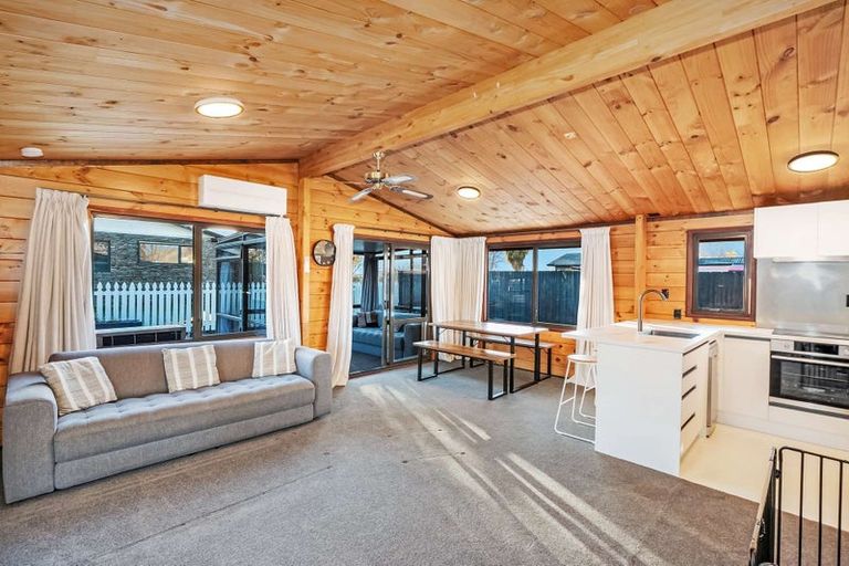 Photo of property in 2 Bruce Street, Cromwell, 9310