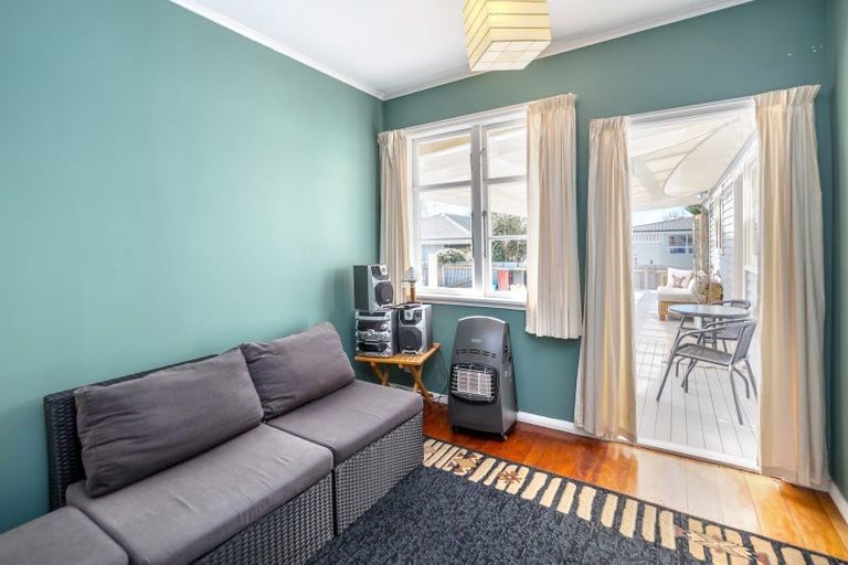 Photo of property in 52 Kempton Street, Greytown, 5712