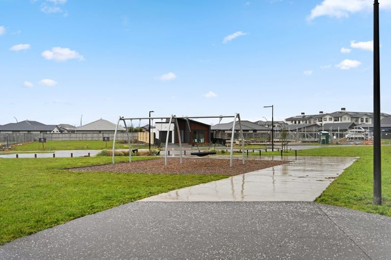 Photo of property in 68 Overton Street, Rototuna North, 3210