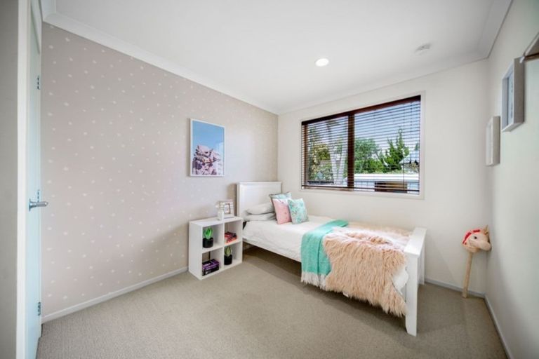 Photo of property in 1/36 Darren Crescent, Half Moon Bay, Auckland, 2012