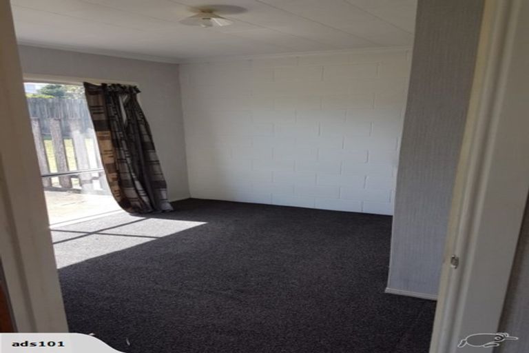 Photo of property in 30a Simons Street, Moturoa, New Plymouth, 4310