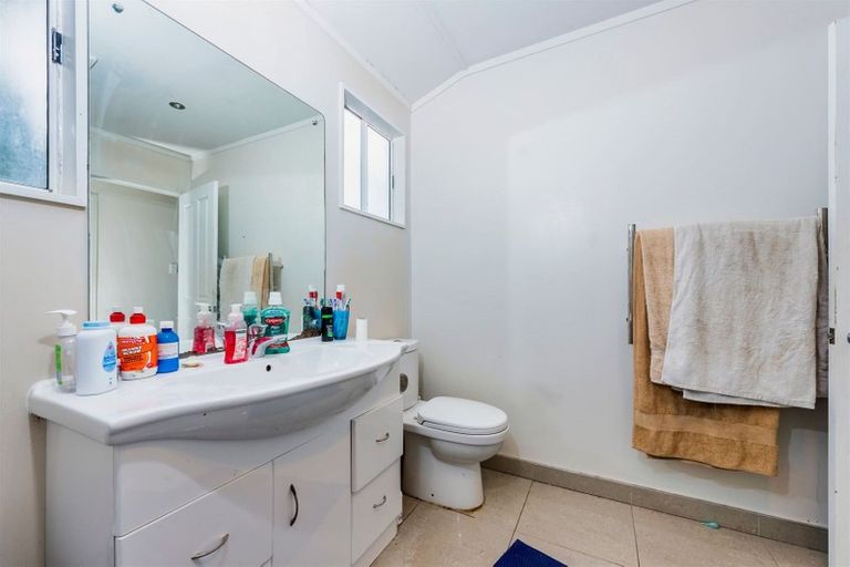 Photo of property in 329 Don Buck Road, Massey, Auckland, 0614