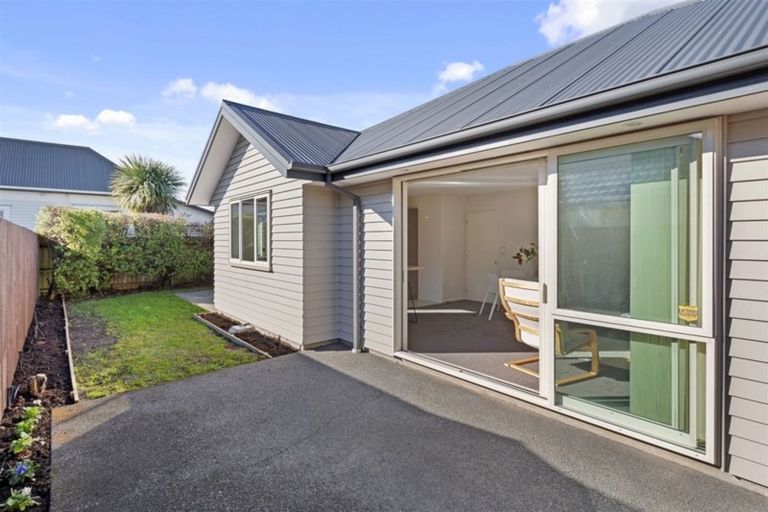 Photo of property in 72a Somerfield Street, Somerfield, Christchurch, 8024