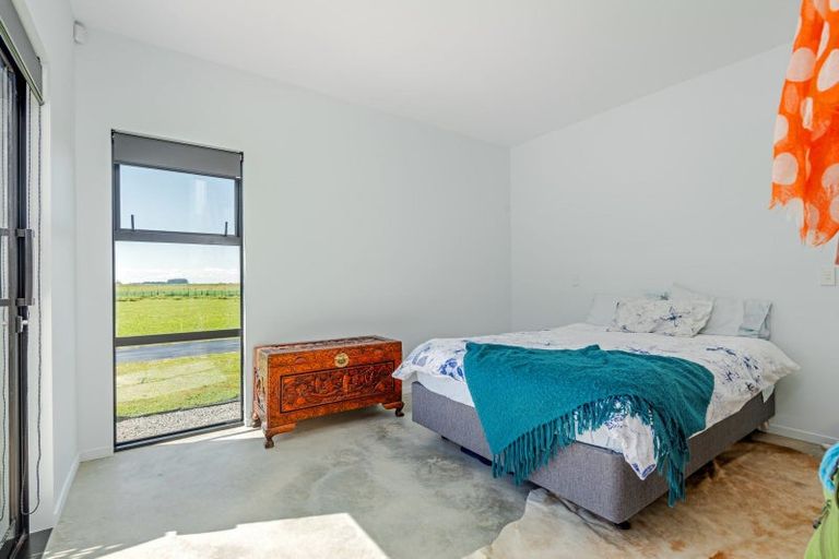 Photo of property in 858d Rangiotu Road, Rangiotu, Palmerston North, 4477