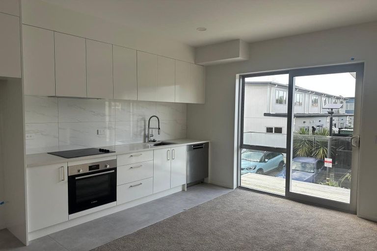 Photo of property in 55a Edmonton Road, Henderson, Auckland, 0612