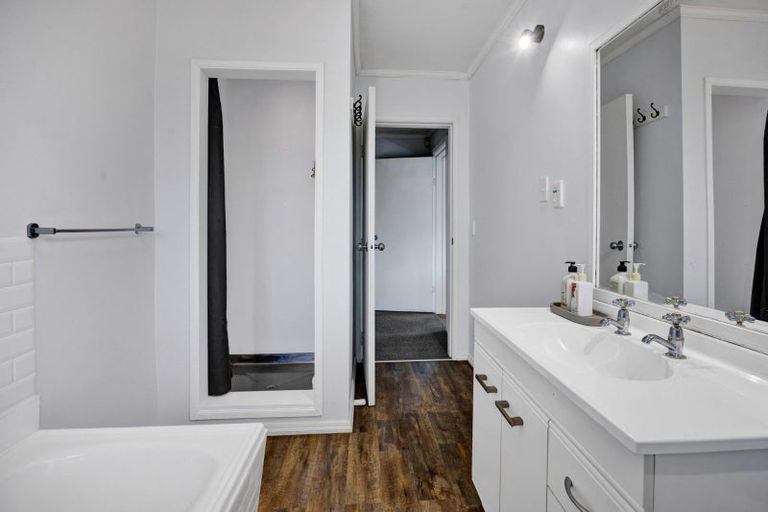 Photo of property in 17 Konini Street, Inglewood, 4330