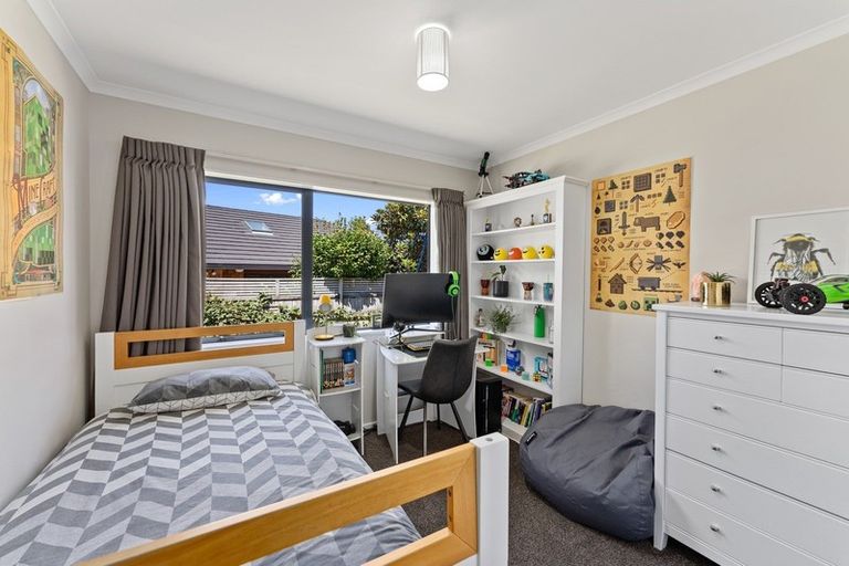 Photo of property in 92 Regent Drive, Paraparaumu Beach, Paraparaumu, 5032