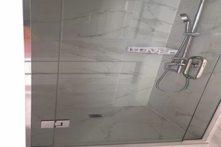 Photo of property in 10 Lilac Lane, Oteha, Auckland, 0632