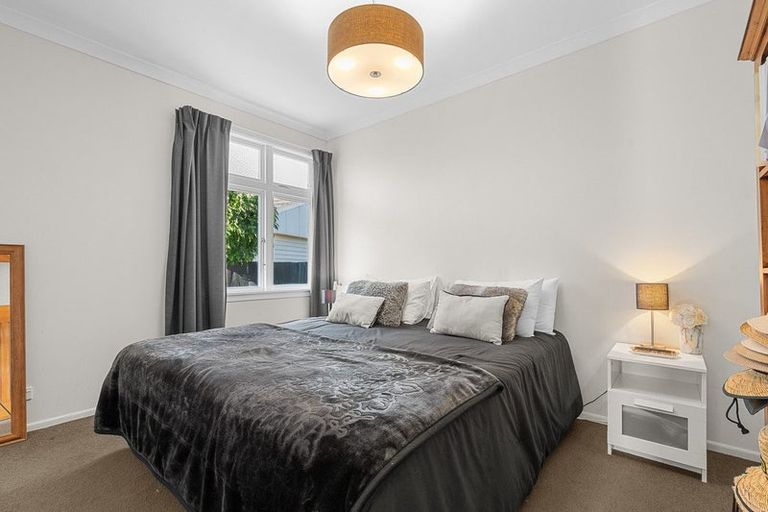 Photo of property in 78 Jellicoe Street, Martinborough, 5711