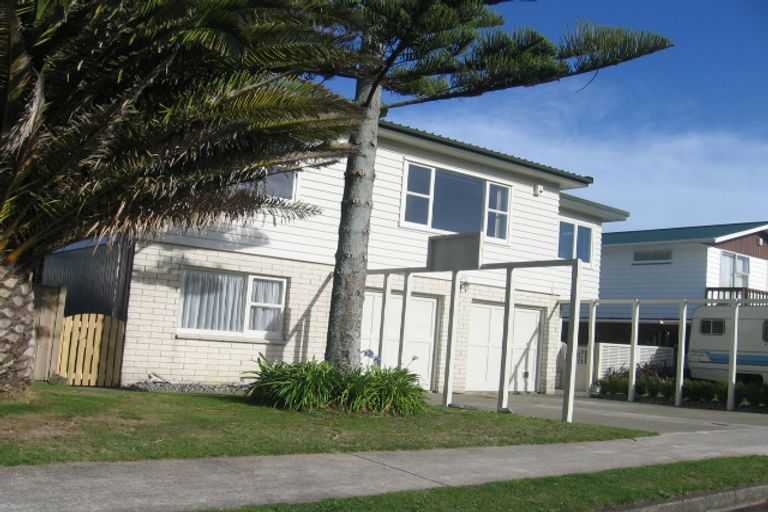 Photo of property in 30 Annan Grove, Papakowhai, Porirua, 5024