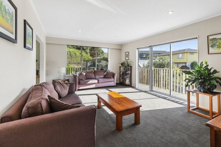 Photo of property in 45 Oriel Avenue, Tawa, Wellington, 5028