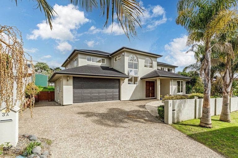 Photo of property in 3 Lismore Way, Oteha, Auckland, 0632
