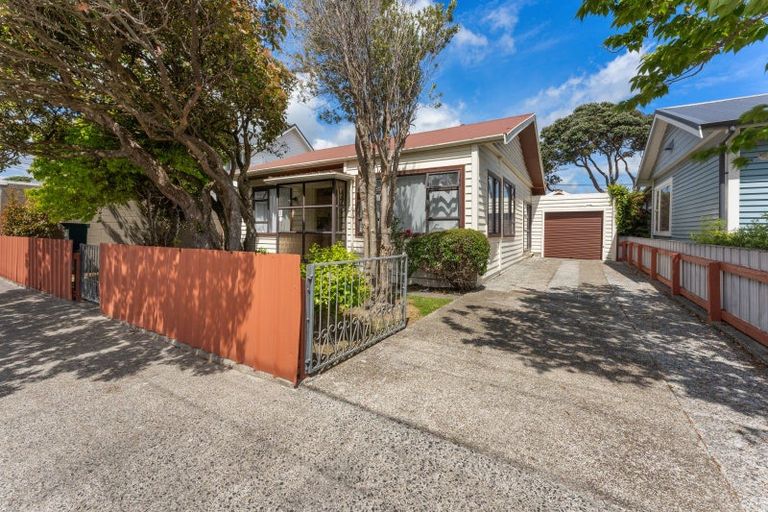 Photo of property in 4 Roxburgh Grove, Petone, Lower Hutt, 5012