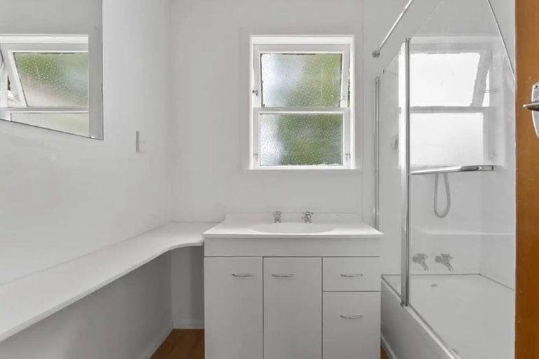 Photo of property in 20 Mckenzie Street, Levin, 5510