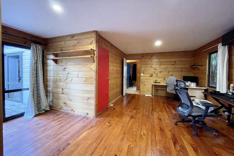 Photo of property in 25 Emlyn Place, Torbay, Auckland, 0630