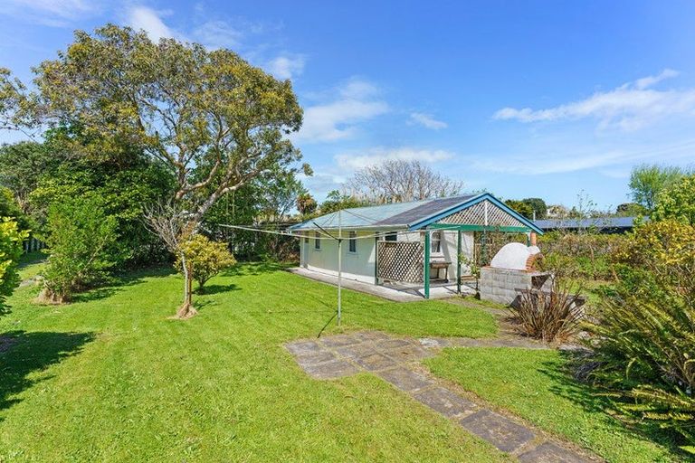 Photo of property in 56 Te Moana Road, Waikanae Beach, Waikanae, 5036