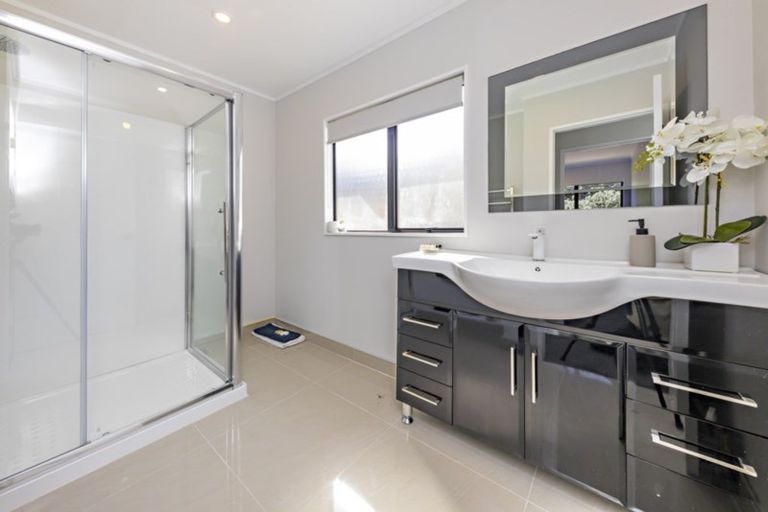 Photo of property in 40 Glamorgan Drive, Torbay, Auckland, 0630