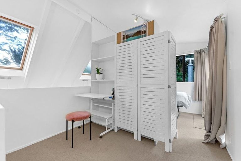 Photo of property in 576c South Titirangi Road, Titirangi, Auckland, 0604