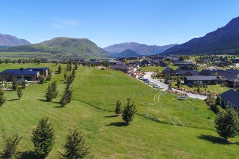 Photo of property in 29 Pendeen Crescent, Jacks Point, Queenstown, 9371