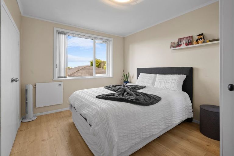 Photo of property in 236 Whitney Street, Blockhouse Bay, Auckland, 0600