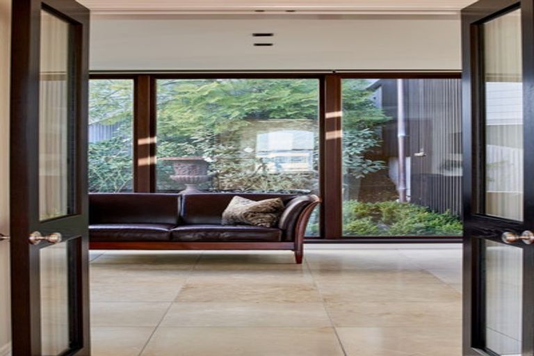 Photo of property in 10 Hay Street, Oriental Bay, Wellington, 6011