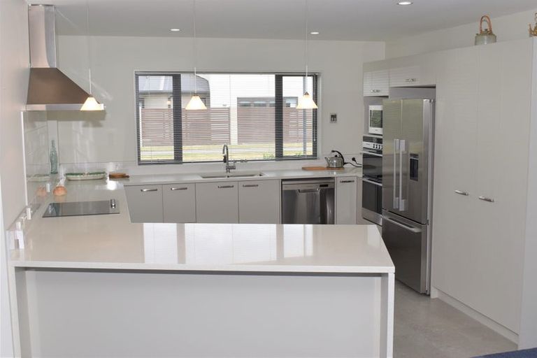 Photo of property in 36 Davaar Crescent, Broomfield, Christchurch, 8042