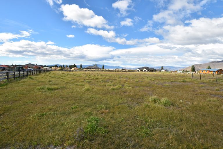 Photo of property in 7 Homestead Avenue, Twizel, 7999