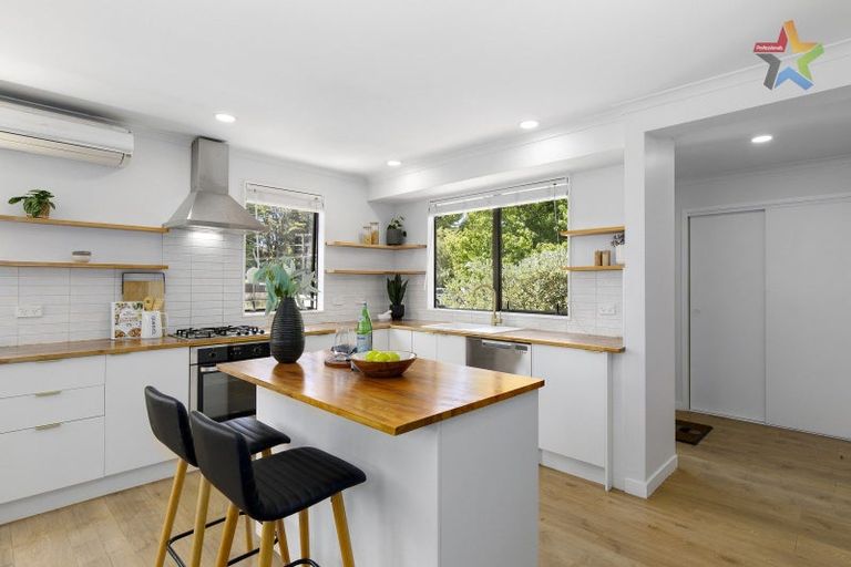 Photo of property in 9 Field Street, Silverstream, Upper Hutt, 5019