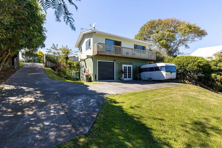 Photo of property in 142 Seaview Road, Westown, New Plymouth, 4310