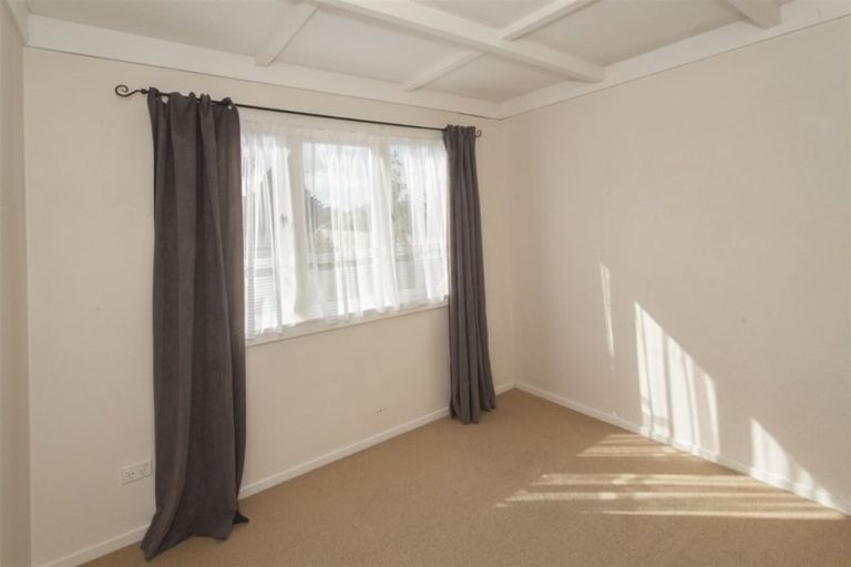 Photo of property in 140 Don Buck Road, Massey, Auckland, 0614