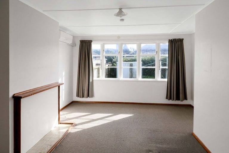 Photo of property in 17 Fisk Street, Naenae, Lower Hutt, 5011