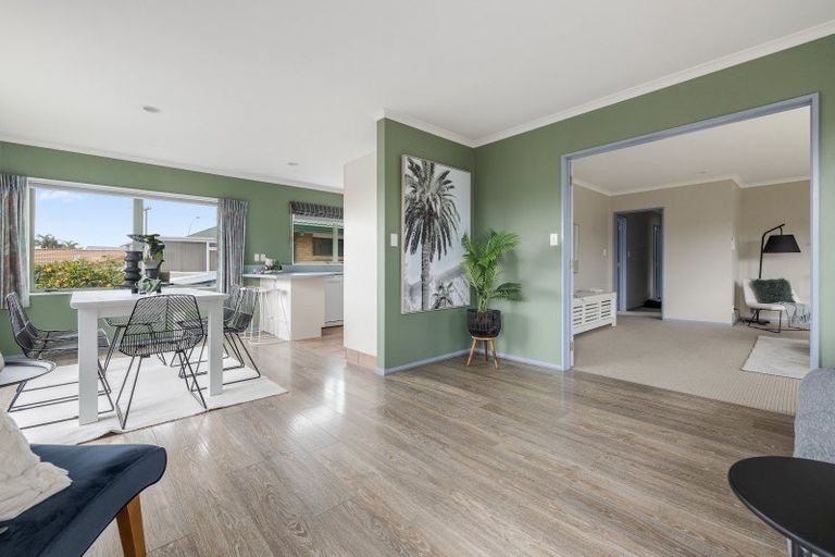 Photo of property in 5 Burnt Oak Drive, Pyes Pa, Tauranga, 3112