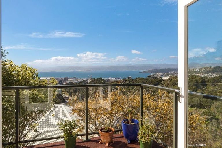 Photo of property in 47 Harbour View Road, Northland, Wellington, 6012