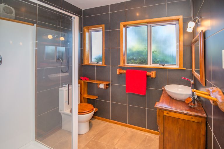 Photo of property in 332 Waterloo Road, Islington, Christchurch, 8042