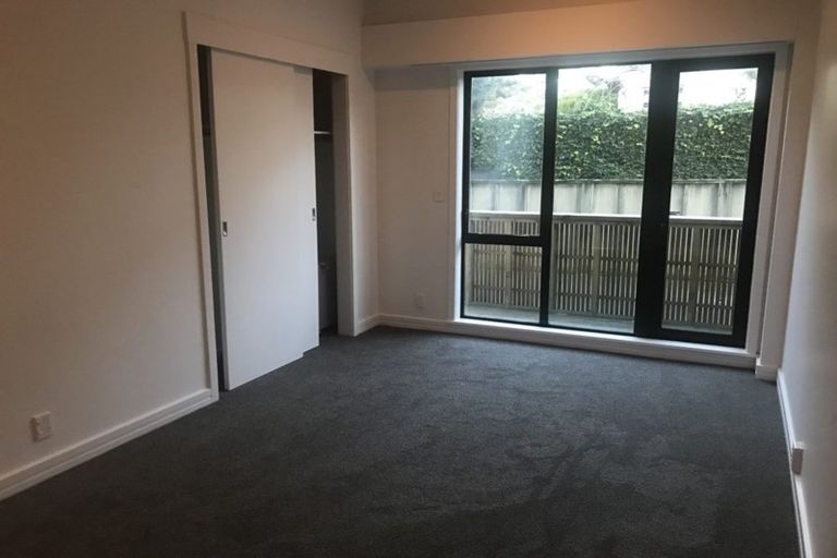 Photo of property in 2/28 Hobson Street, Thorndon, Wellington, 6011