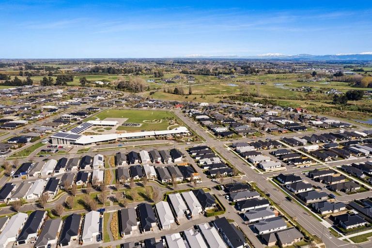 Photo of property in 17 Pounamu Place, Pegasus, 7612