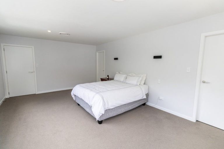 Photo of property in 92 Silverstream Road, Crofton Downs, Wellington, 6035