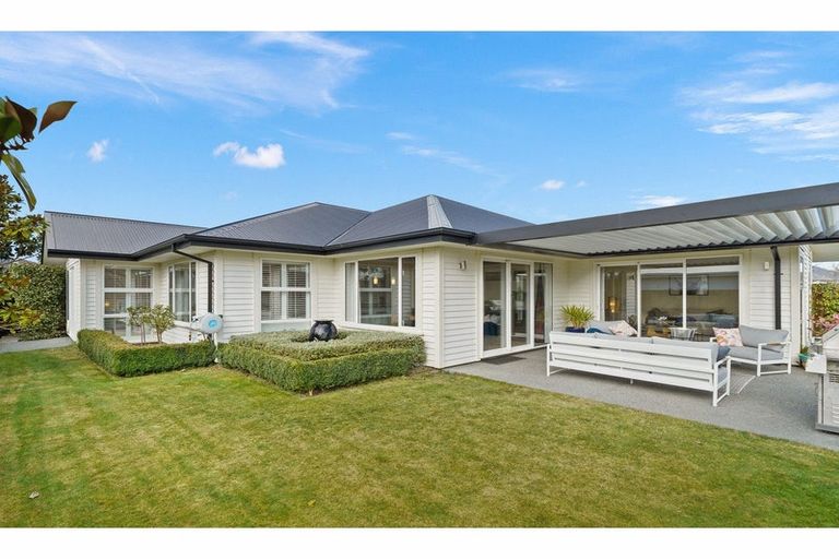 Photo of property in 2 Noble Close, Rangiora, 7400