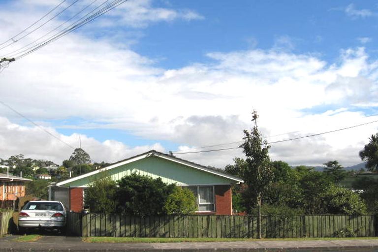 Photo of property in 1/163 View Road, Sunnyvale, Auckland, 0612