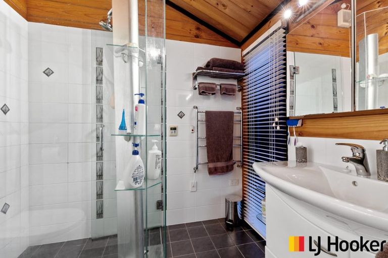 Photo of property in 77 Awanui Rise, Papakura, 2582