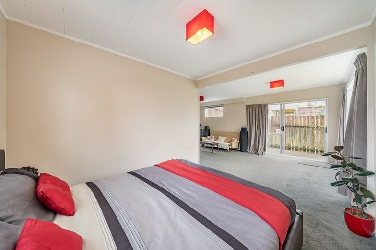 Photo of property in 6 Eastview Grove, Normandale, Lower Hutt, 5010