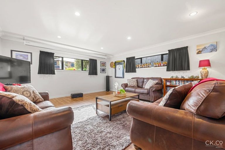 Photo of property in 53 Riverstone Drive, Riverstone Terraces, Upper Hutt, 5018